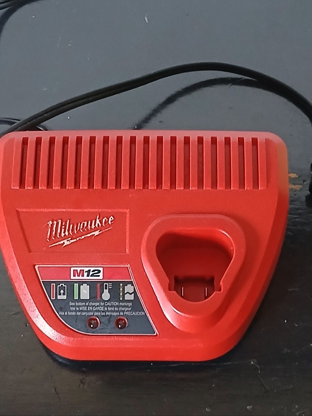 Milwaukee M12 12-Volt Lithium-Ion Battery Charger